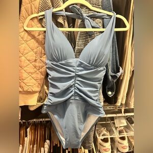 NWT Cupshe Flattering Bust enhancing One Piece Swimsuit (Sm)